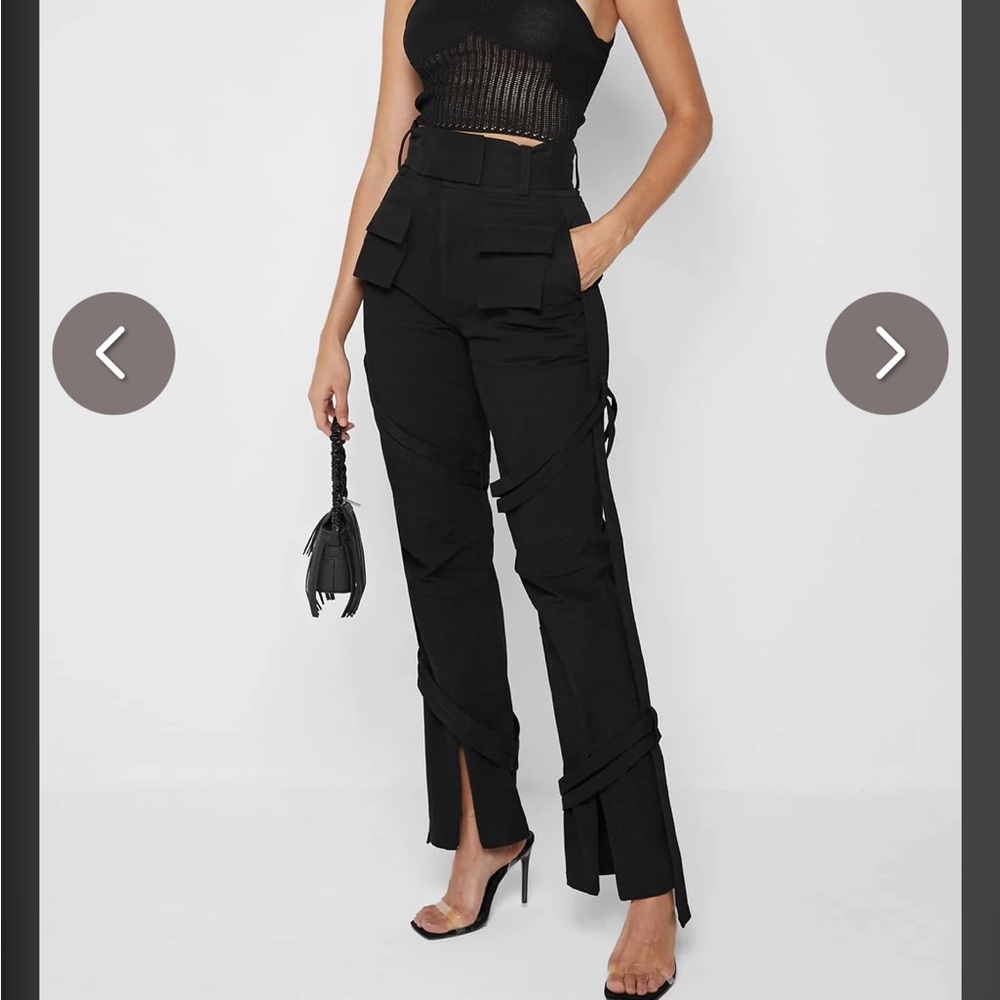 NWT Maniere De Voir Carpenter Detail Cargo Trousers
BLACK - SIZE 4 US